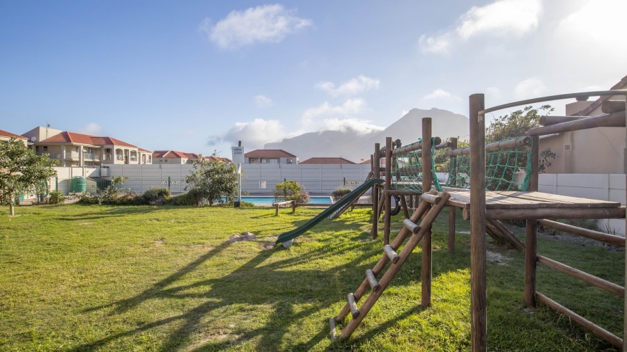 To Let 1 Bedroom Property for Rent in Muizenberg Western Cape